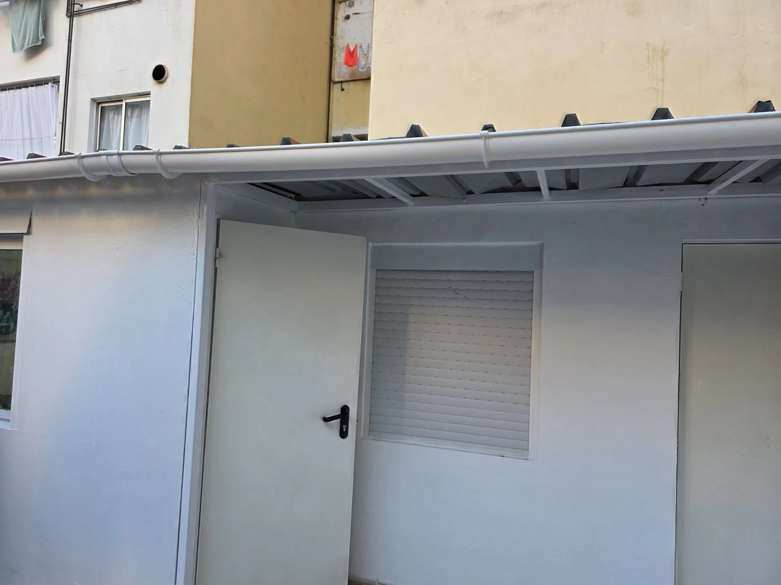 Cubierta exterior con canalón · foto 6